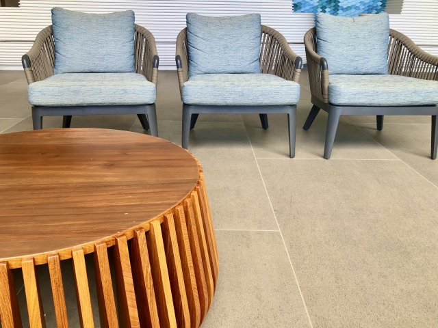 \E\wӂł̕spi蔃Ȃu[I[V